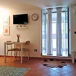 アパート The Roomie, Cozy For Couples Or Friends *