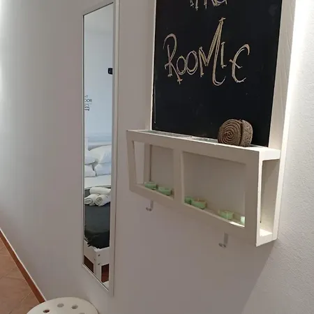 The Roomie, Cozy For Couples Or Friends